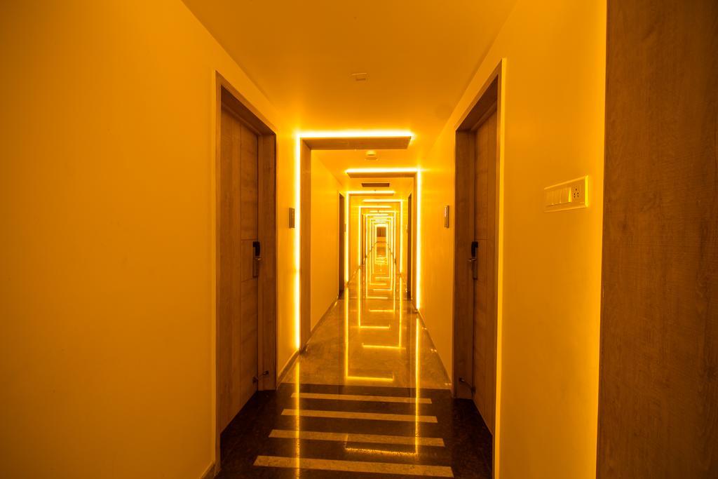 Hotel Radha Prasad Erode Buitenkant foto