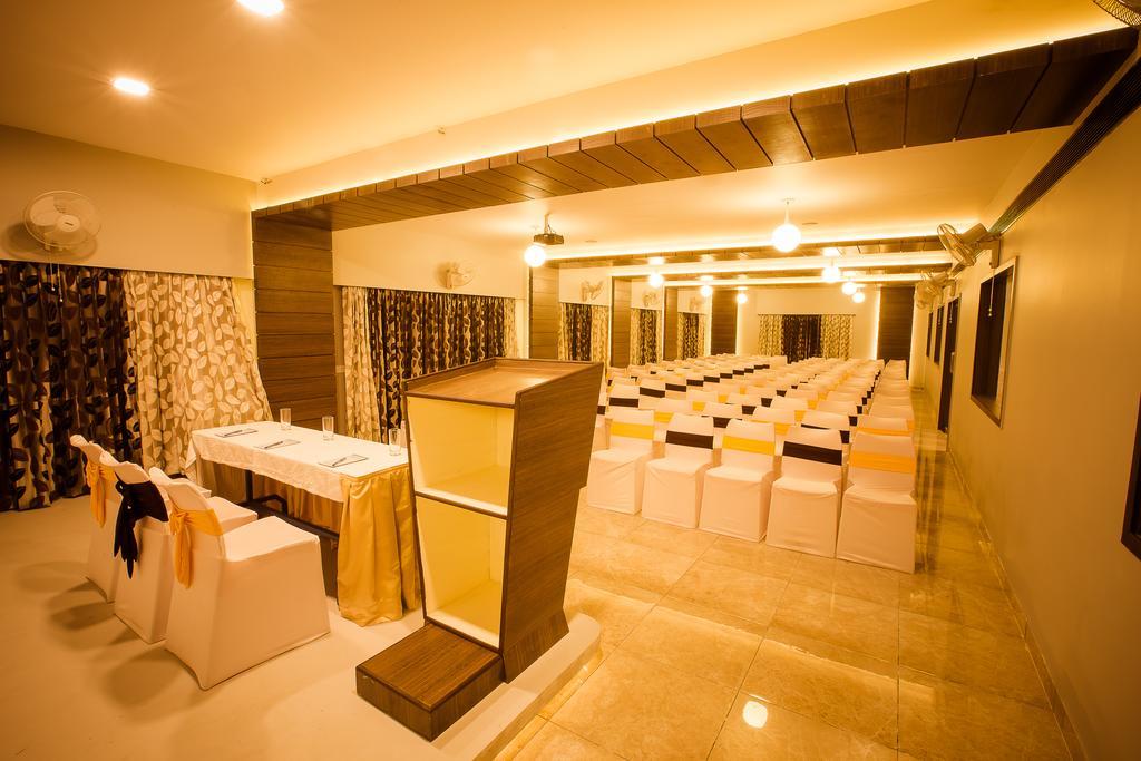 Hotel Radha Prasad Erode Buitenkant foto