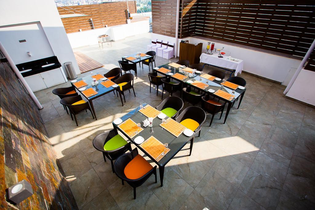Hotel Radha Prasad Erode Buitenkant foto